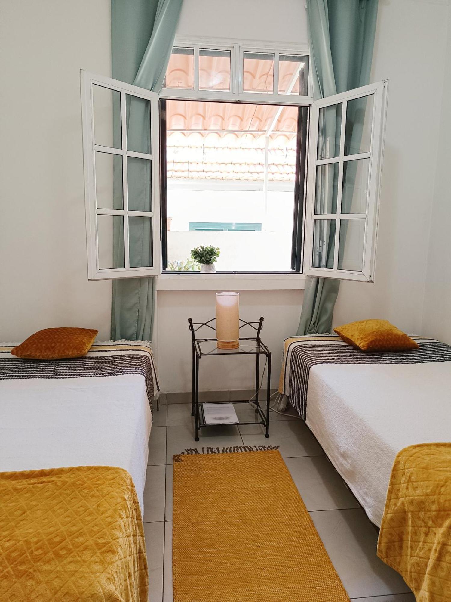 Home & Flower - Private Bedrooms Funchal Luaran gambar