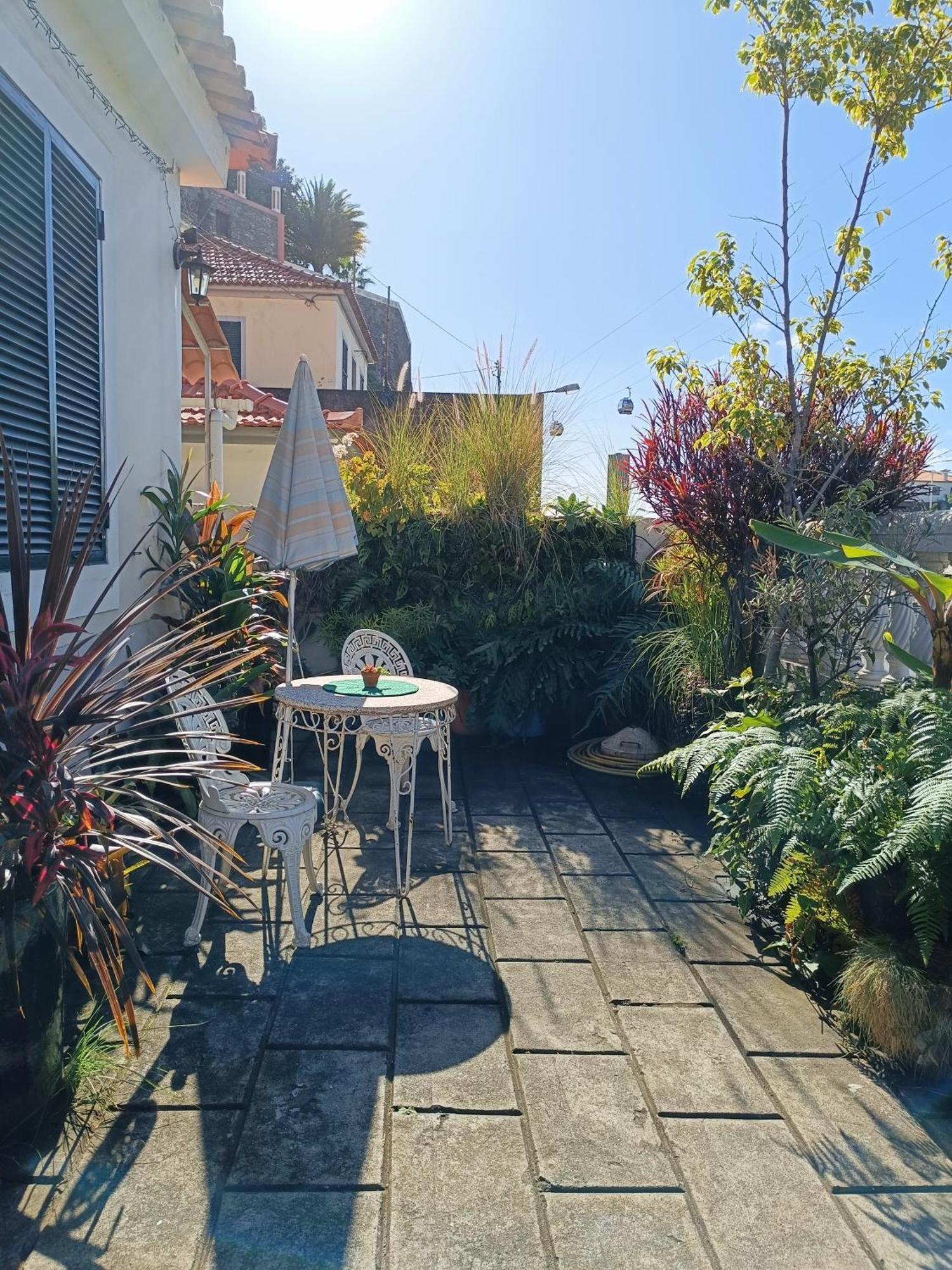 Home & Flower - Private Bedrooms Funchal Luaran gambar