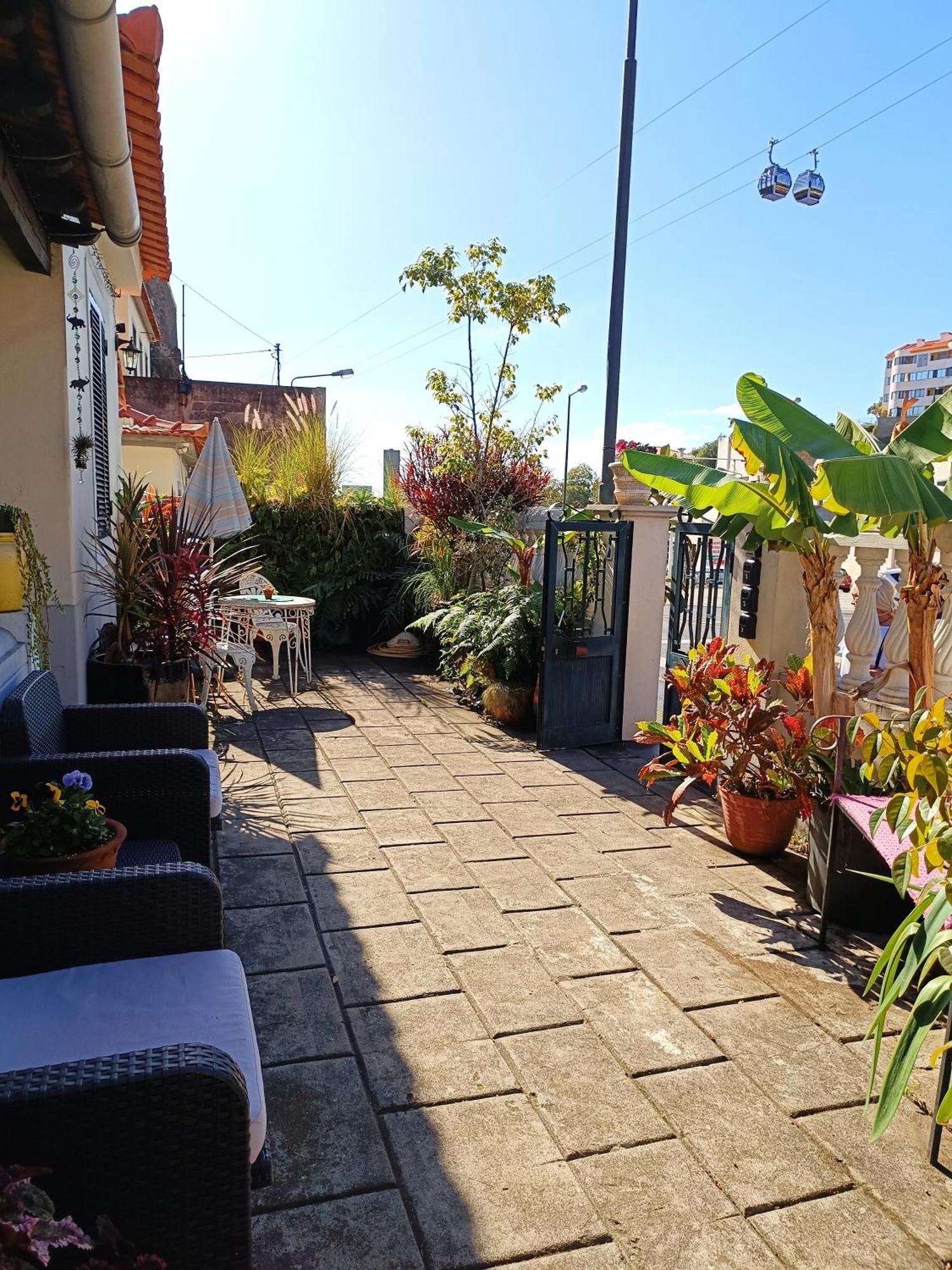 Home & Flower - Private Bedrooms Funchal Luaran gambar