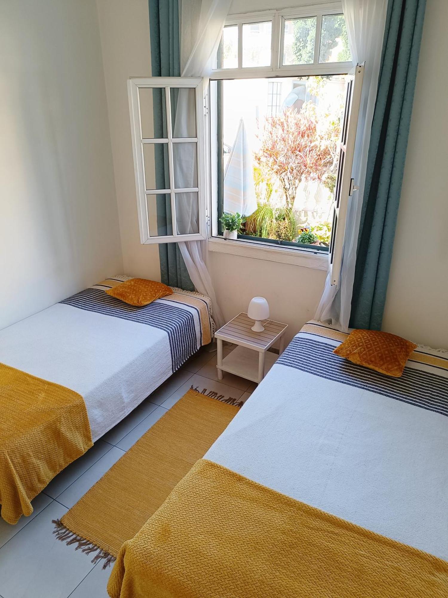 Home & Flower - Private Bedrooms Funchal Luaran gambar