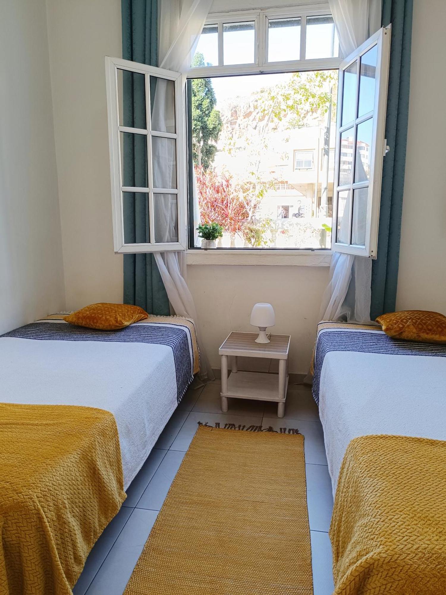 Home & Flower - Private Bedrooms Funchal Bilik gambar